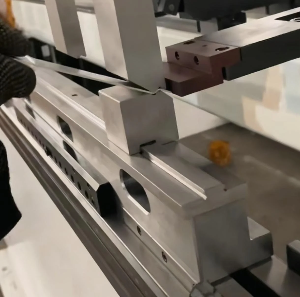 Custom offset Z bending tooling for press brake sheet metal forming by Shengpu Tooling
