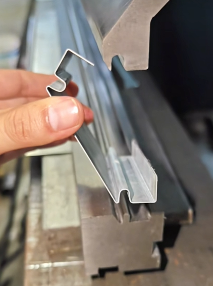 Press brake hinge die for sheet metal hinge forming by Shengpu Tooling