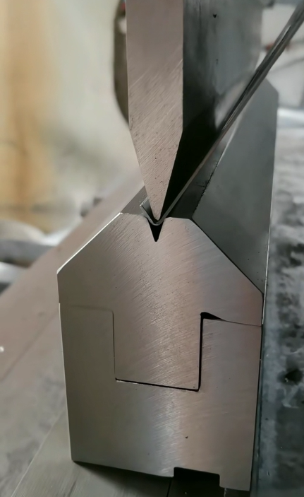 custom hemming die for press brake edge forming