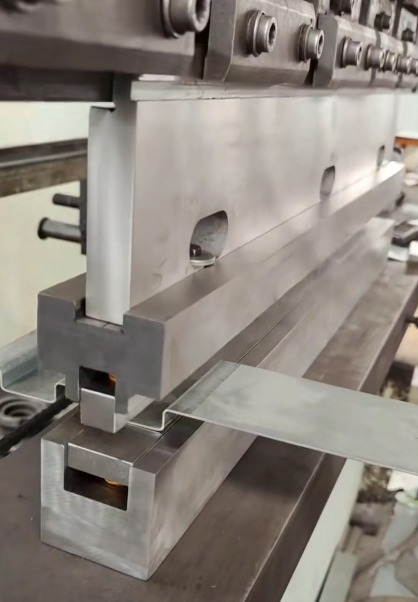 Press brake bridge die for corrugated rib forming by Shengpu Tooling