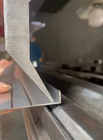 gooseneck punch for box bending and deep box forming